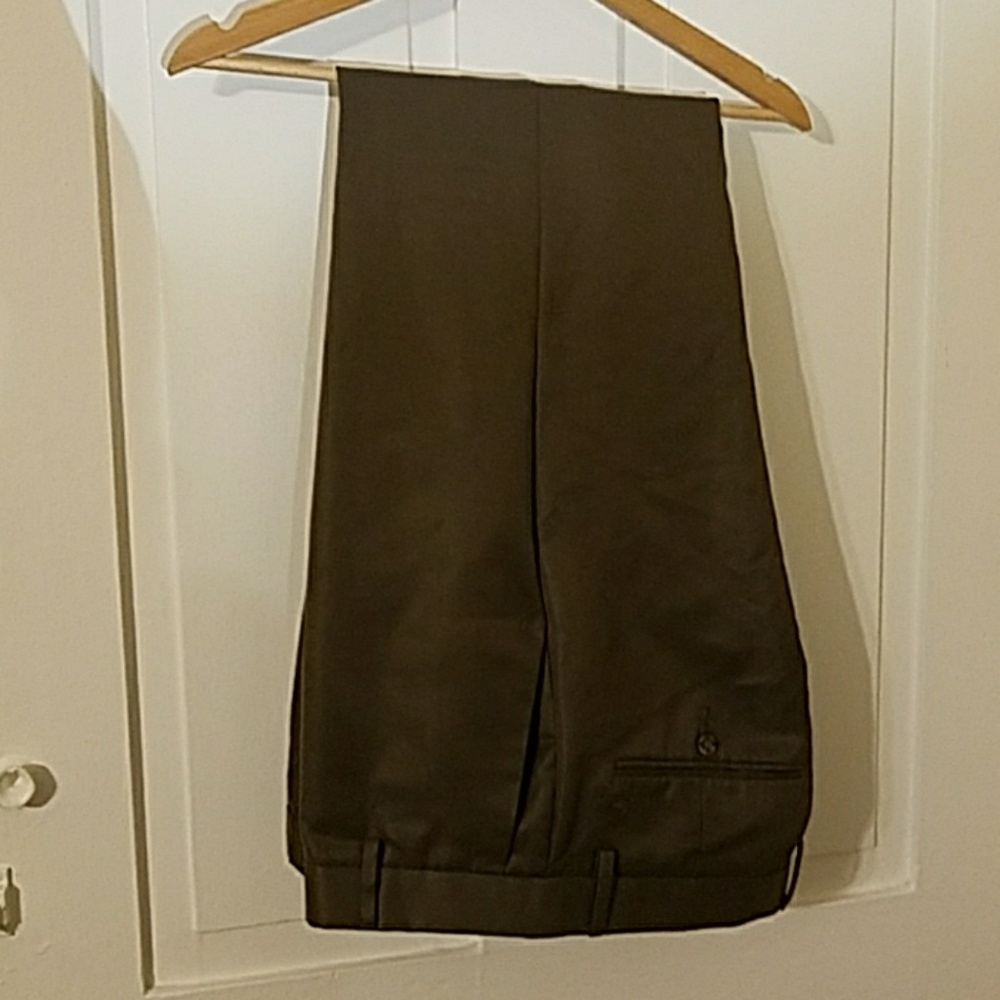 Dockers D2 olive green khakis